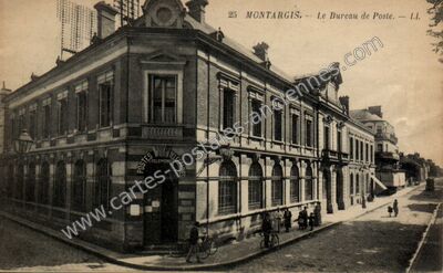Carte postale ancienne Le Bureau de Poste — Montargis (Loiret)