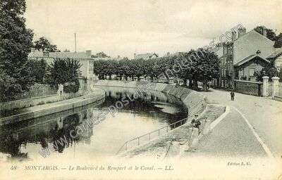 Carte postale ancienne Le Boulevard du Rempart et le Canal — Montargis (Loiret)