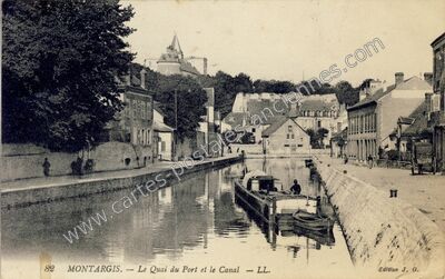 Carte postale ancienne Le Quai du Port et le Canal — Montargis (Loiret)