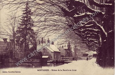 Carte postale ancienne Écluse de la Marolle en hiver — Montargis (Loiret)