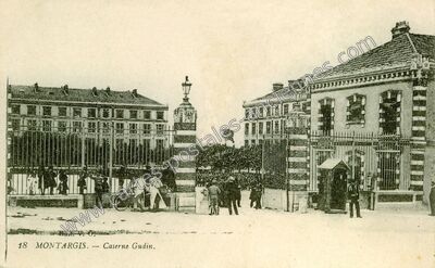 Carte postale ancienne Caserne Gudin — Montargis (Loiret)