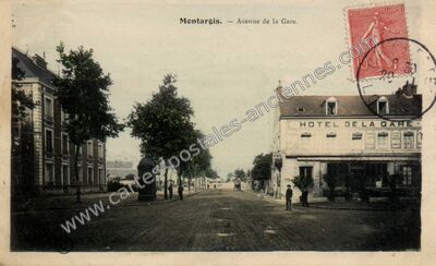 Carte postale ancienne Avenue de la Gare — Montargis (Loiret)