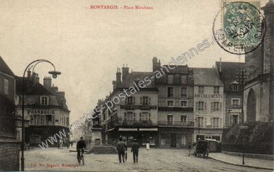 Carte postale ancienne Place Mirabeau — Montargis (Loiret)