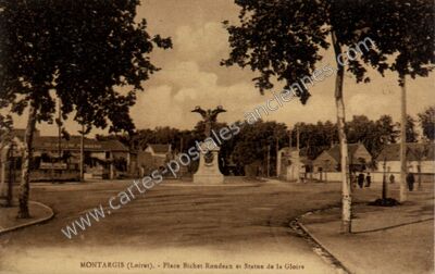 Carte postale ancienne Place Bichet Rondeau et Statue de la Gloire — Montargis (Loiret)