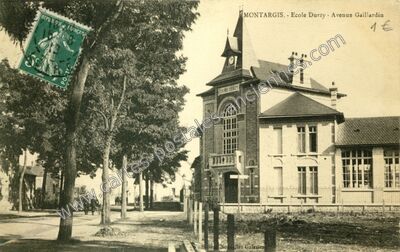 Carte postale ancienne Ecole Durzy - Avenue Gaillardin — Montargis (Loiret)