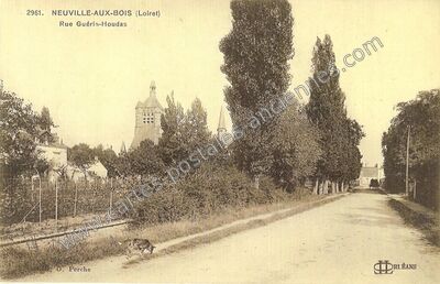 Carte postale ancienne Rue Guérin-Houdas — Neuville-aux-Bois (Loiret)