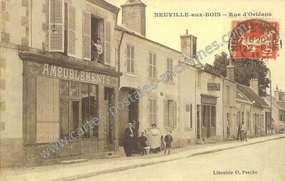 Carte postale ancienne Rue d'Orléans — Neuville-aux-Bois (Loiret)