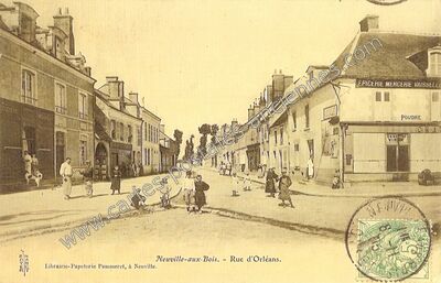 Carte postale ancienne Rue d'Orléans — Neuville-aux-Bois (Loiret)
