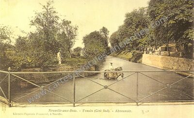 Carte postale ancienne Fossés (Côté Sud). - Abreuvoir — Neuville-aux-Bois (Loiret)