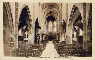 Carte postale ancienne Intérieur de l'Eglise — Neuville-aux-Bois (Loiret)