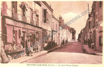 Carte postale ancienne La Rue Pierre-Lebrun — Neuville-aux-Bois (Loiret)