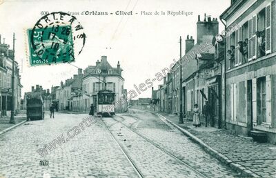 Carte postale ancienne Place de la République — Olivet (Loiret)