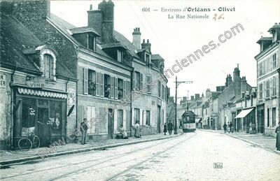 Carte postale ancienne La Rue Nationale — Olivet (Loiret)