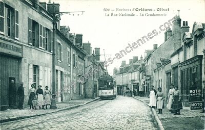 Carte postale ancienne La Rue Nationale - La Gendarmerie — Olivet (Loiret)