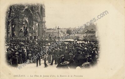 Carte postale ancienne Les Fêtes de Jeanne d'Arc, la Rentrée de la Procession — Orléans (Loiret)