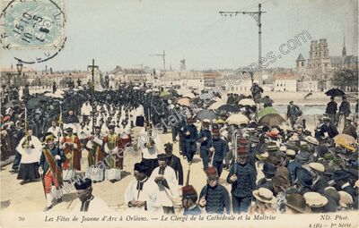 Carte postale ancienne Les Fêtes de Jeanne d'Arc — Le Clergé de la Cathédrale et la Maîtrise — Orléans (Loiret)