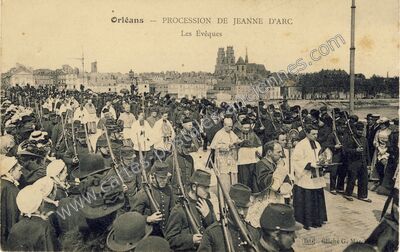 Carte postale ancienne Procession de Jeanne d'Arc - Les Évêques — Orléans (Loiret)