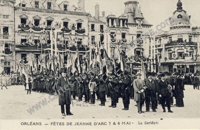 Carte postale ancienne Fêtes de Jeanne d'Arc 7 & 8 Mai - Le Cortège — Orléans (Loiret)