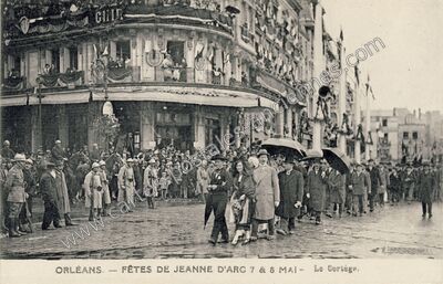 Carte postale ancienne Fêtes de Jeanne d'Arc 7 & 8 Mai - Le Cortège — Orléans (Loiret)