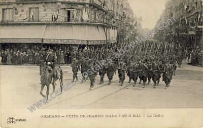 Carte postale ancienne Fêtes de Jeanne d'Arc 7 et 8 Mai — Le Défilé — Orléans (Loiret)