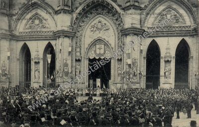 Carte postale ancienne Les Pèlerins de Jeanne d'Arc. La Bénédiction des Evêques — Orléans (Loiret)