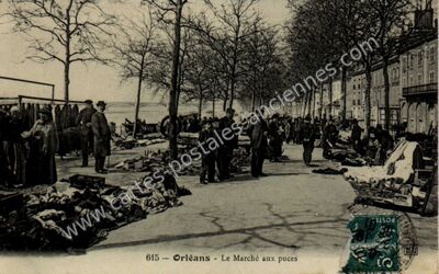 Carte postale ancienne Le Marché aux puces — Orléans (Loiret)