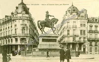Carte postale ancienne Statue de Jeanne d'Arc, par Foyatier — Orléans (Loiret)