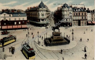 Carte postale ancienne La Place du Martroi — Orléans (Loiret)