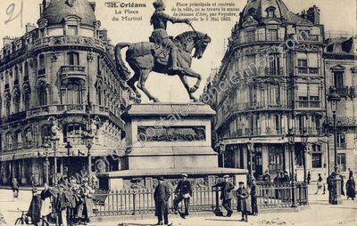 Carte postale ancienne La Place du Martroi — Orléans (Loiret)