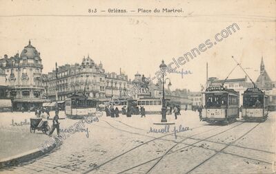 Carte postale ancienne Place du Martroi — Orléans (Loiret)