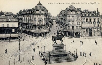 Carte postale ancienne Place du Martroi - Rue de la République — Orléans (Loiret)