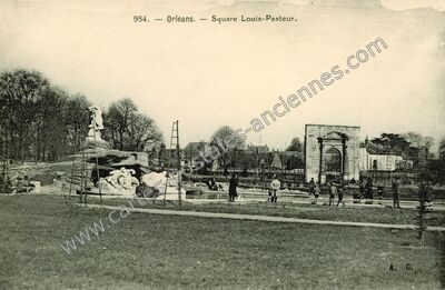 Carte postale ancienne Square Louis-Pasteur — Orléans (Loiret)