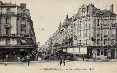 Carte postale ancienne La Rue de la République — Orléans (Loiret)