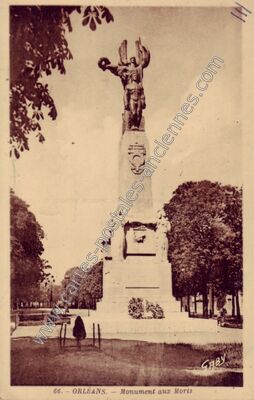Carte postale ancienne Monument aux Morts — Orléans (Loiret)