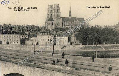 Carte postale ancienne Les Quais, La Cathédrale — Orléans (Loiret)