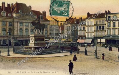 Carte postale ancienne La Place du Martroi — Orléans (Loiret)