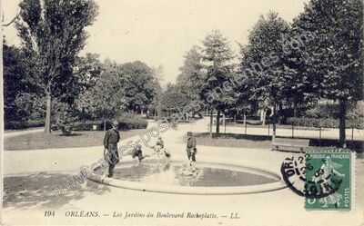 Carte postale ancienne Les Jardins du Boulevard Rocheplatte — Orléans (Loiret)