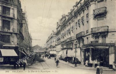 Carte postale ancienne La Rue de la République — Orléans (Loiret)