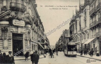 Carte postale ancienne La Rue de la République — Orléans (Loiret)