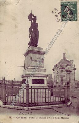 Carte postale ancienne Statue de Jeanne d'Arc à Saint-Marceau — Orléans (Loiret)