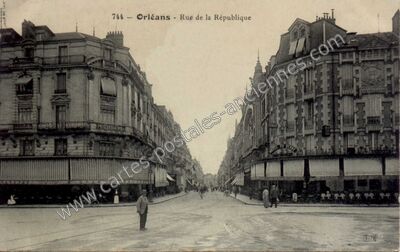 Carte postale ancienne Rue de la République — Orléans (Loiret)