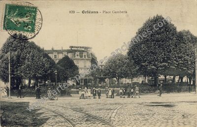 Carte postale ancienne Place Gambetta — Orléans (Loiret)