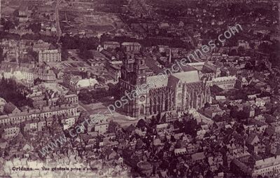 Carte postale ancienne Vue générale prise d'avion — Orléans (Loiret)