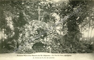 Carte postale ancienne Maison Mère des Sœurs de St-Aignan. Grotte de N.-D. de Lourdes — Orléans (Loiret)