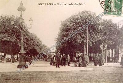 Carte postale ancienne Promenade du Mail — Orléans (Loiret)