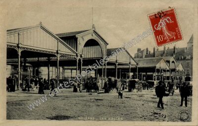 Carte postale ancienne Les Halles — Orléans (Loiret)