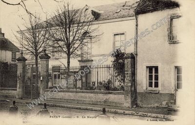 Carte postale ancienne La Mairie — Patay (Loiret)