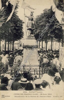 Carte postale ancienne Fêtes de Jeanne d'Arc - Bénédiction de la Statue de Jeanne d'Arc — Patay (Loiret)