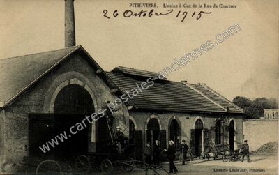Carte postale ancienne L'usine à Gaz de la Rue de Chartres — Pithiviers (Loiret)