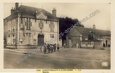 Carte postale ancienne La Mairie — Saint-Péravy-la-Colombe (Loiret)